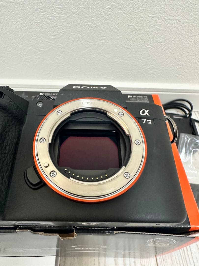 SONY α7 III 本体 + バッテリー2個（ショット数6370枚）