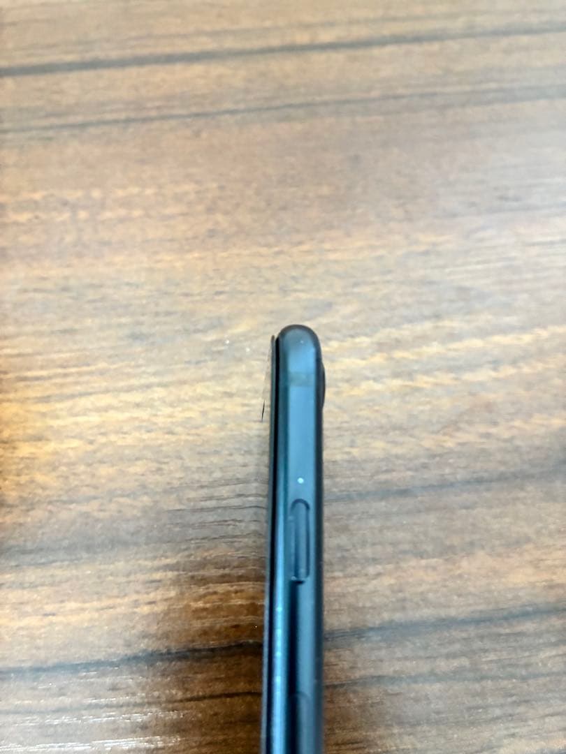 【美品・送料込】Apple iphone se 第3世代