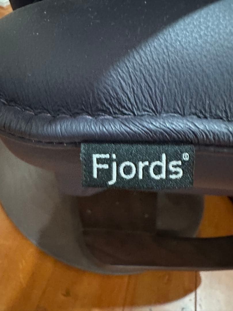 シモンズ　ムスタング　リクライニングチェアとオットマン