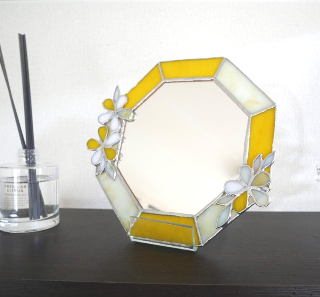✴︎:.。 黄色の八角形の鏡♪　(size20㎝/max22㎝）　ステンドグラス