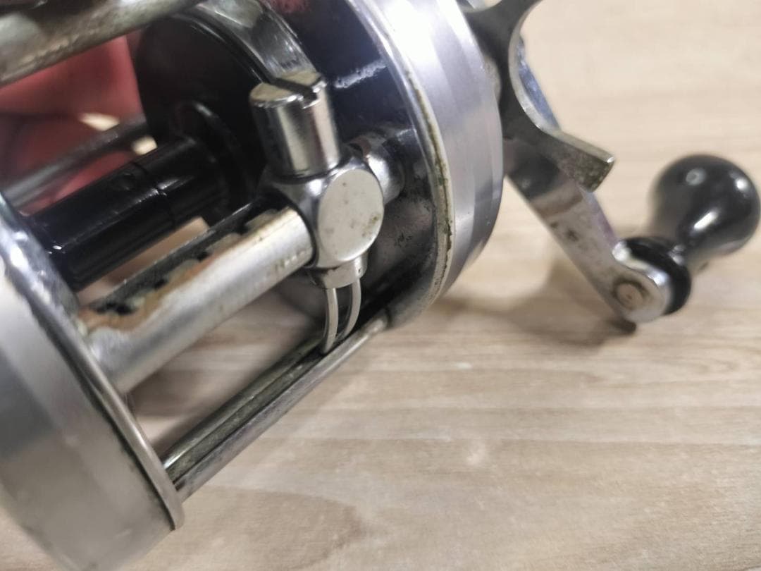 ☆ABU GARCIA アブ アンバサダー 5500C　ビンテージリール　銀