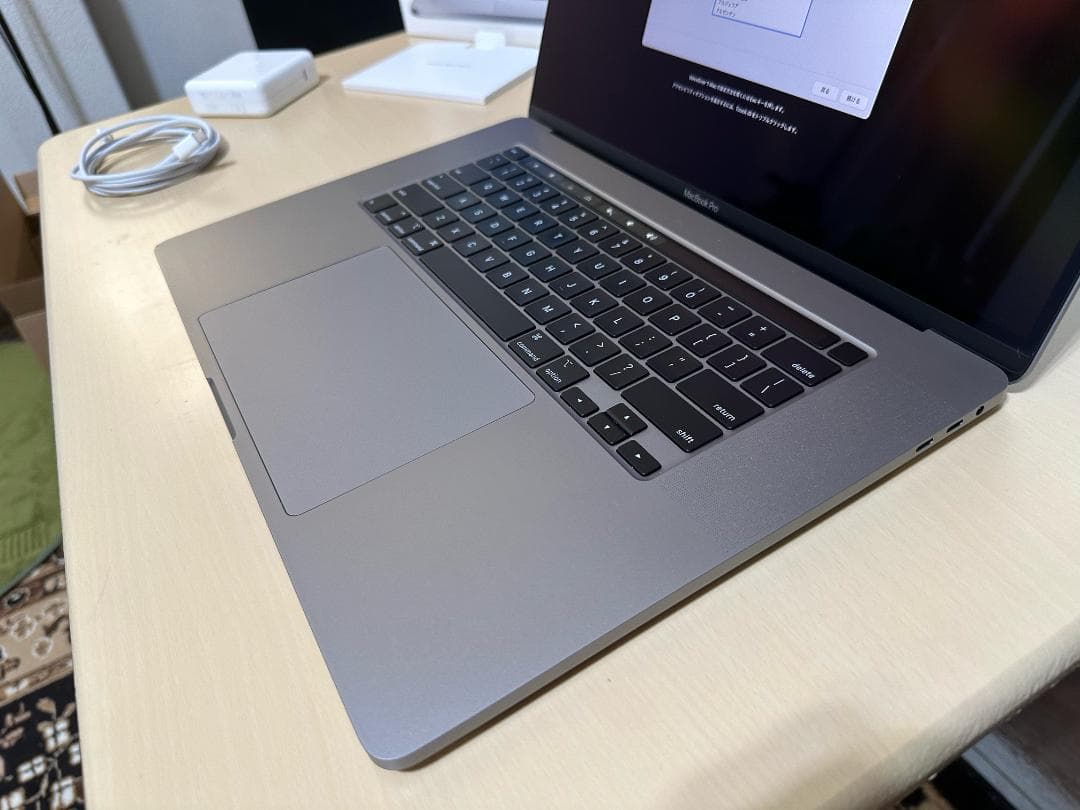 MacBook Pro 16 2019 i9 32GB 1TB USキーボード