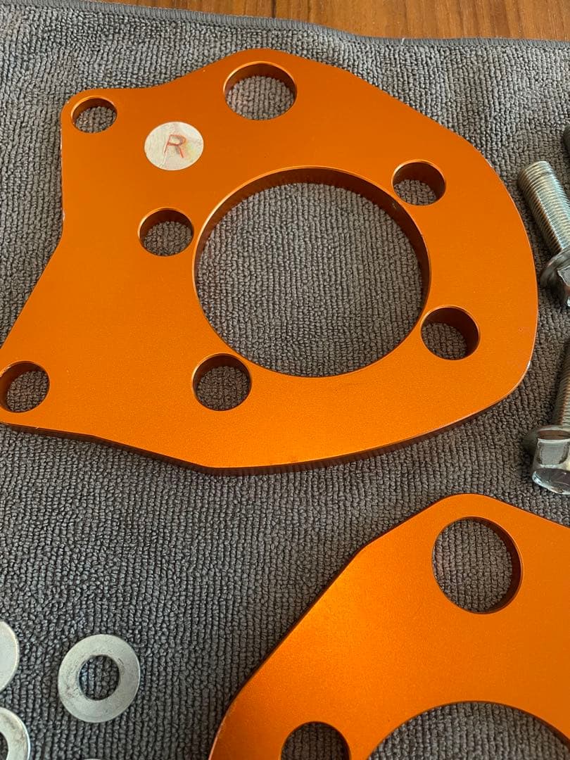 【美品】プリウスα ベストスタイル　キャンバープレート3度