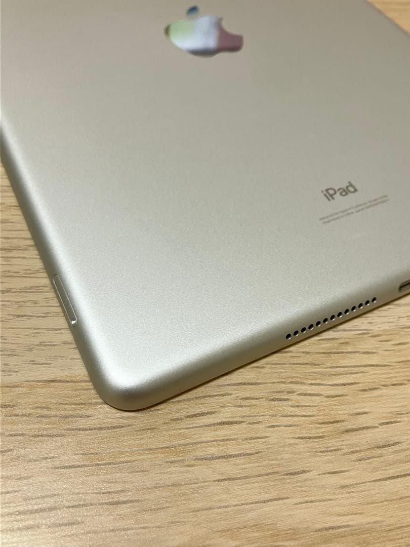 バッテリ最大容量100%劣化ナシ iPad第7世代32GBWiFiセルラードコモ