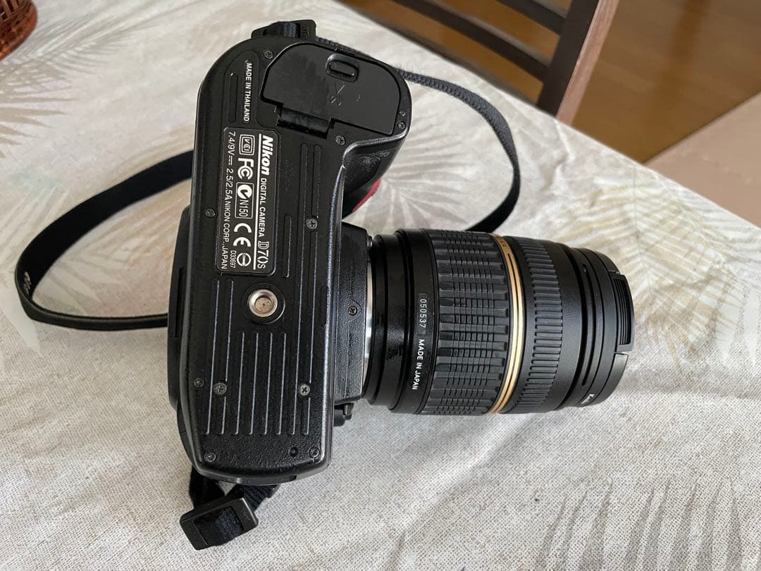 Nikon デジタル一眼レフカメラ ズームレンズ付き　D 70s