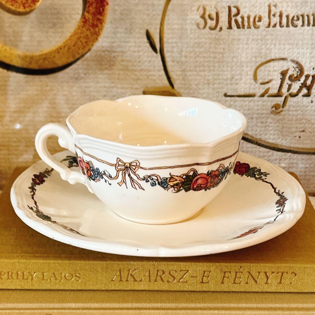 A サルグミンヌ　obernai カップ＆ソーサー