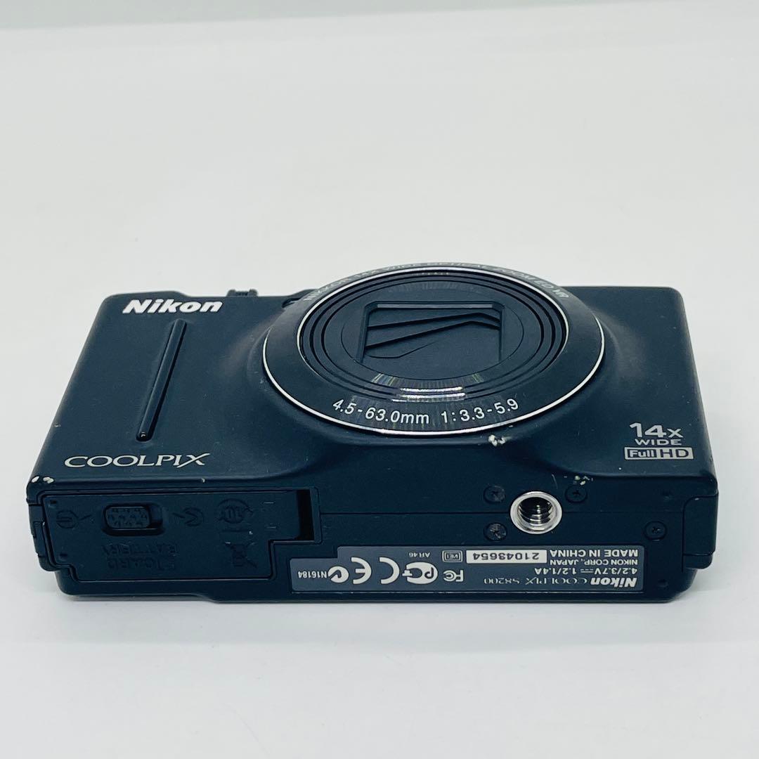 Nikon ニコン　コンパクトデジタルカメ　COOLPIX S8200