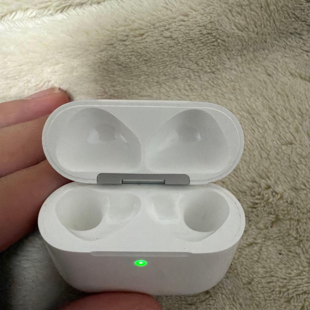 Apple AirPod 4 ホワイト