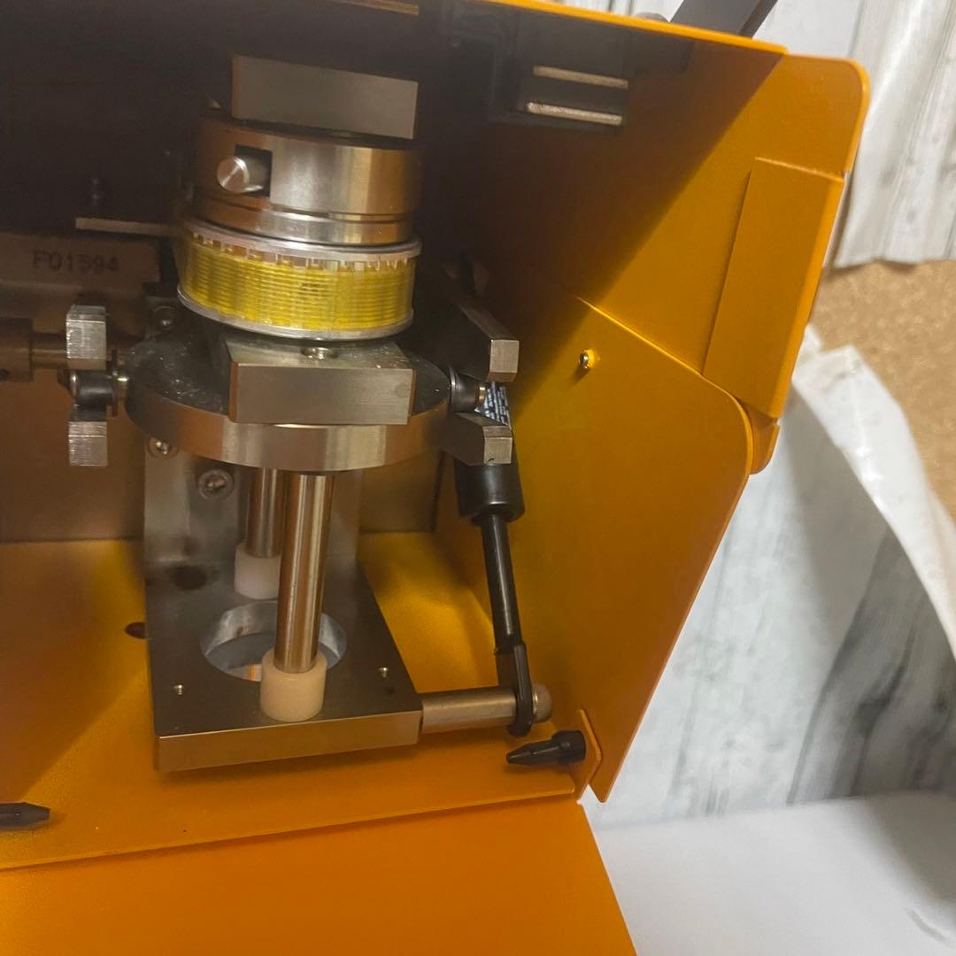 カジュッタ CAJYUTTA 丸ごと生搾りキッチンカー飲食店BAR生搾りジュース