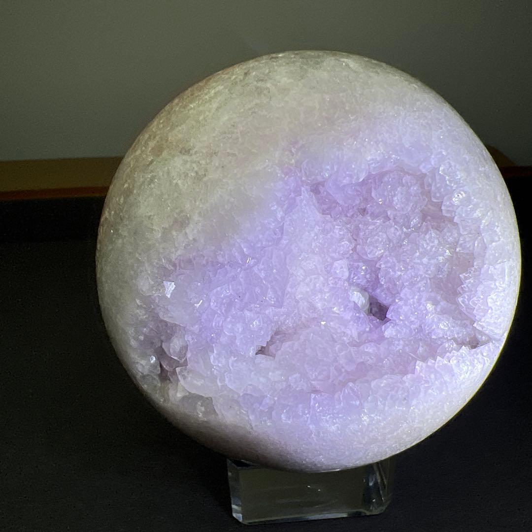 天然石　ラベンダーアメジスト　笑口　スフィア　台座付き