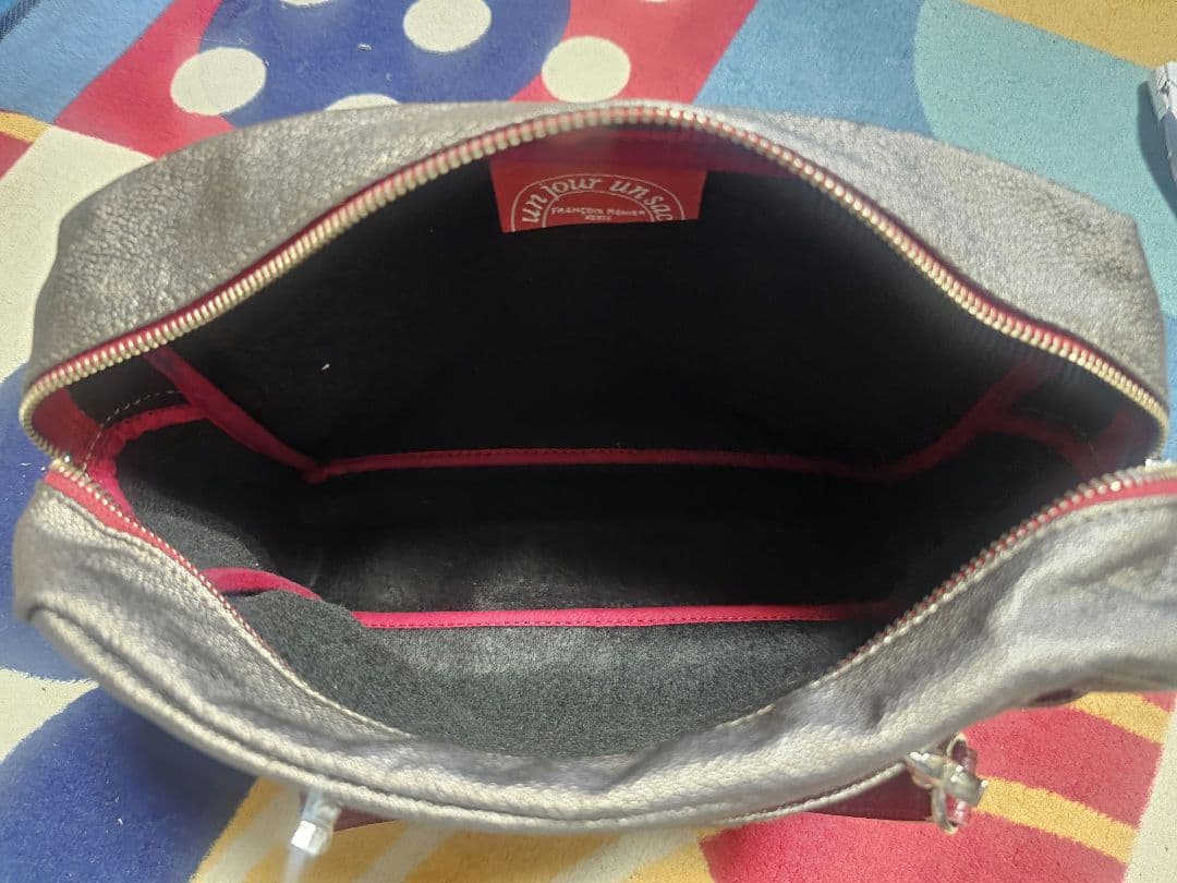 アンジュールアンサック　メタリックグレー ボックス型バッグ