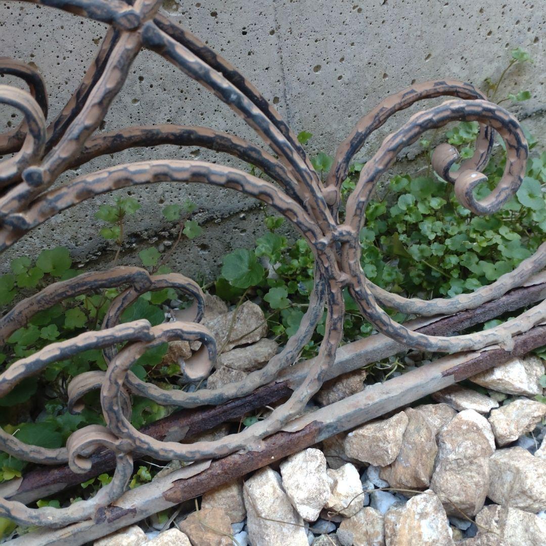 シャビーシック　アンティーク風　鋳物アイアン　ガーデンフェンス2枚組