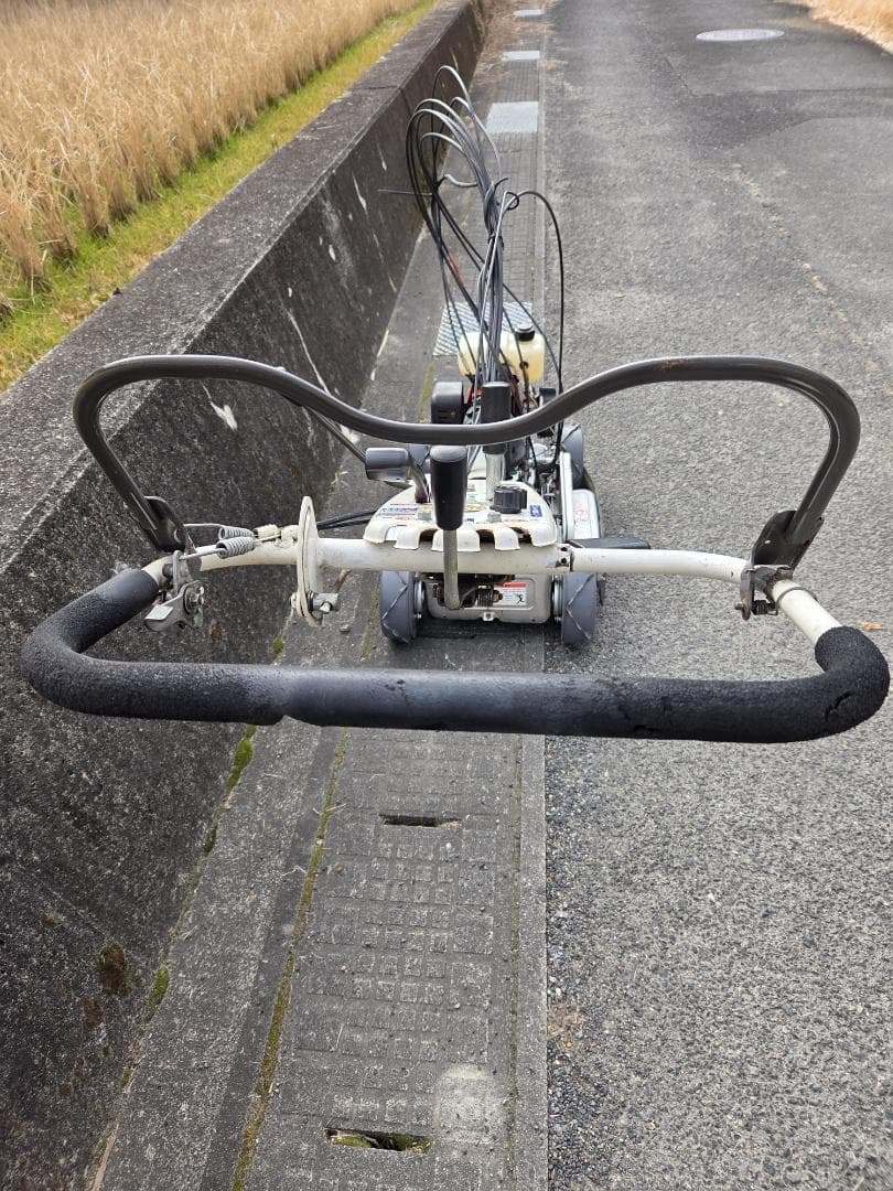 スパイダーモア SP850 自走式草刈機　斜面刈機　エンジン始動確認