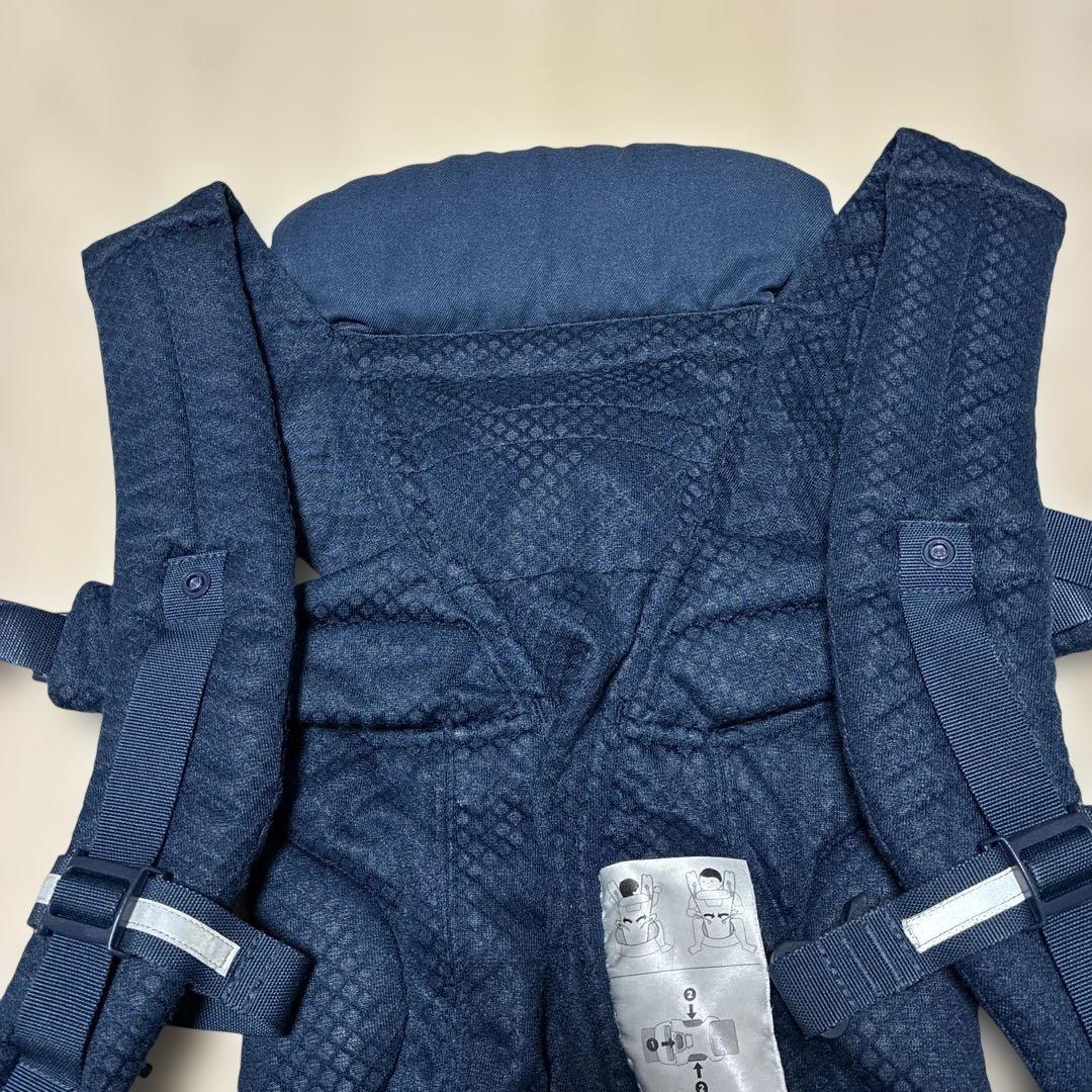 人気！エルゴの抱っこひも　オムニブリーズ　ミッドナイトブルー