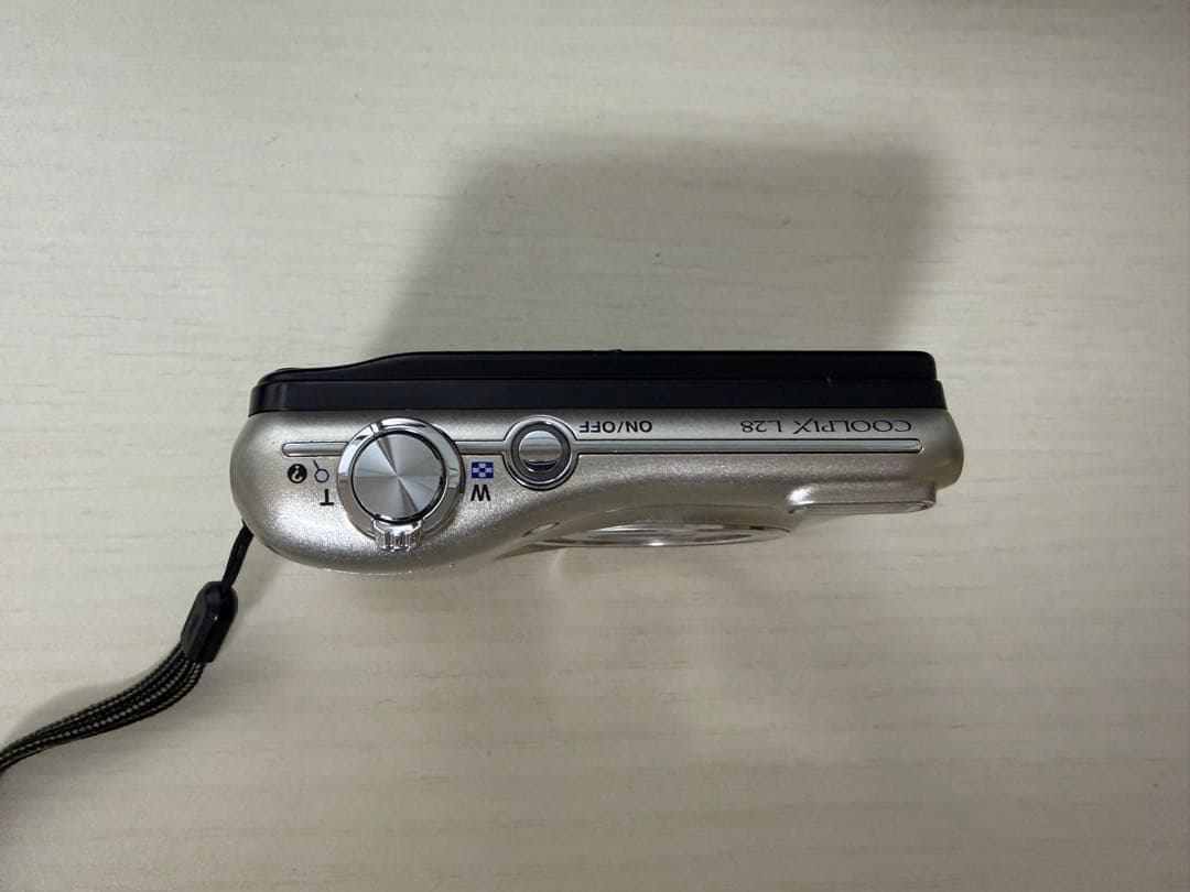 Nikon COOLPIX L28 デジカメ　シルバー