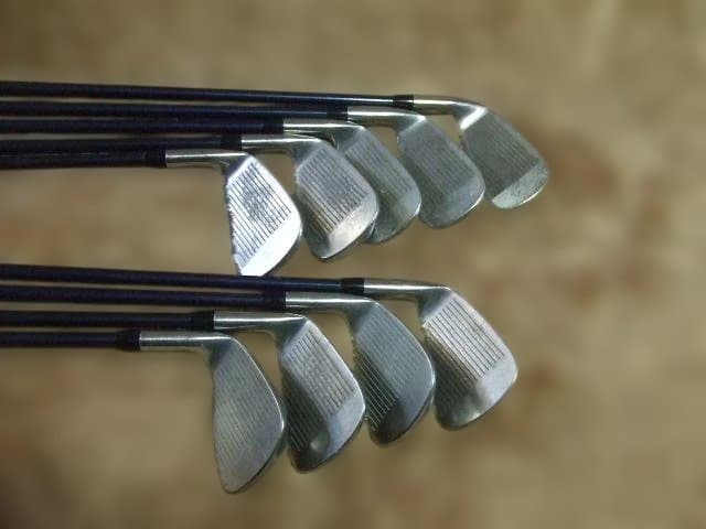 男性初心者用　ゴルフセット　１Wはデカヘッド　NIKEゴルフバック全１３本