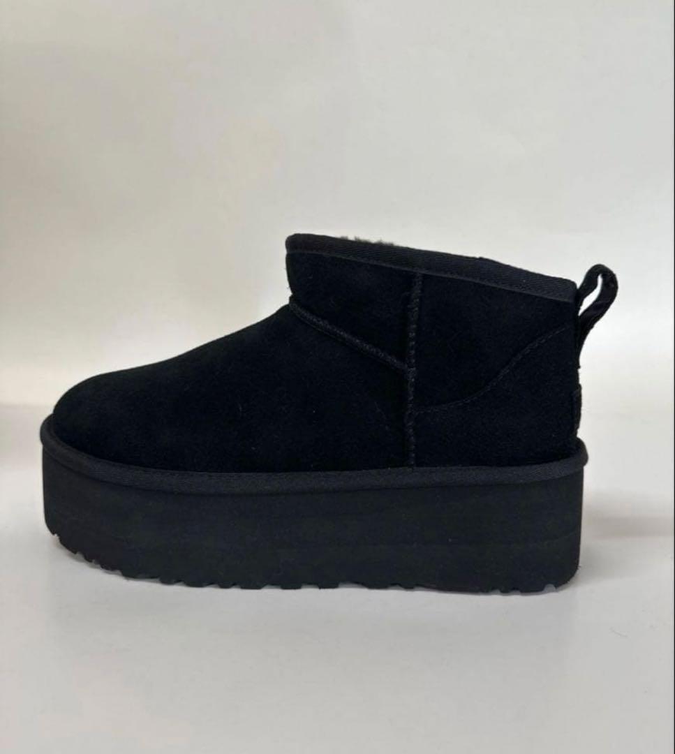 UGG W クラシック ウルトラ　ミニ　Platform ブーツ