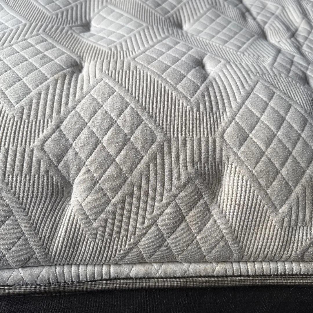 無垢材ベッドフレーム Kingsdown マットレス セット　セミダブル　レトロ