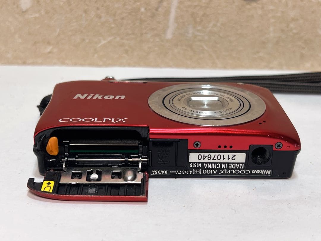 NIKON COOLPIX A100 デジタルカメラ レッド
