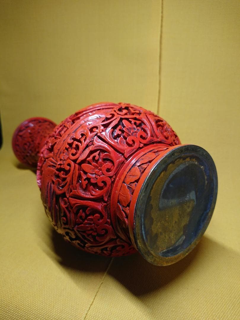 【美品】中国美術　堆朱　花瓶　細密細工　花柄　置物　工芸品　美術品　A1433
