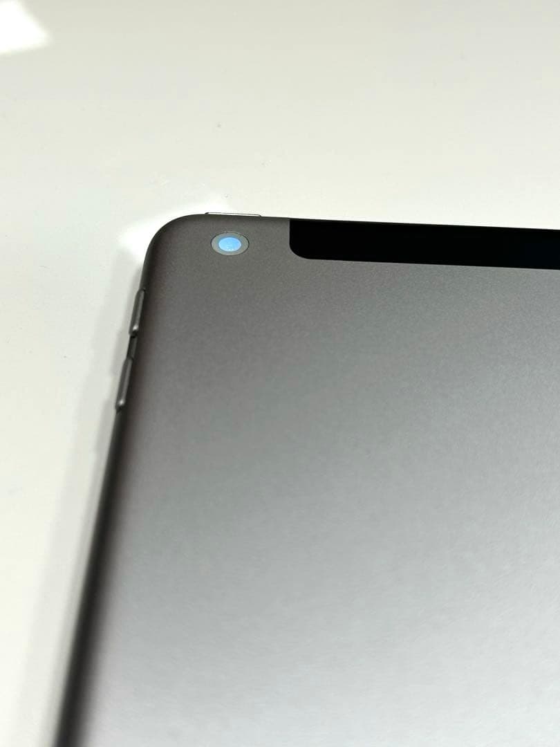 iPad 第6世代 128GB SIMフリー③ 本体のみ