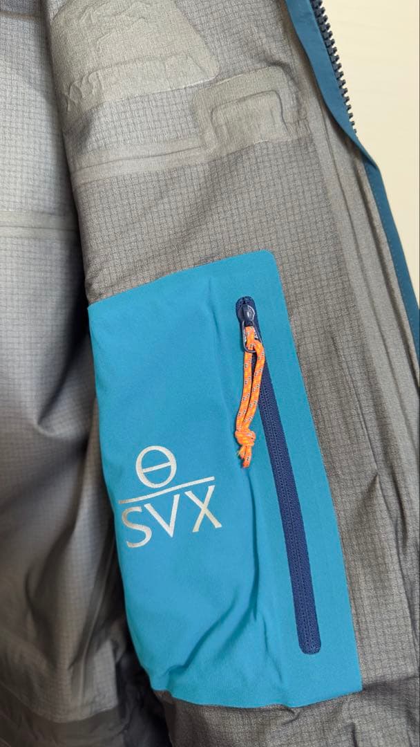 ARC'TERYX Theta SVX Sサイズ　色Thelo blue