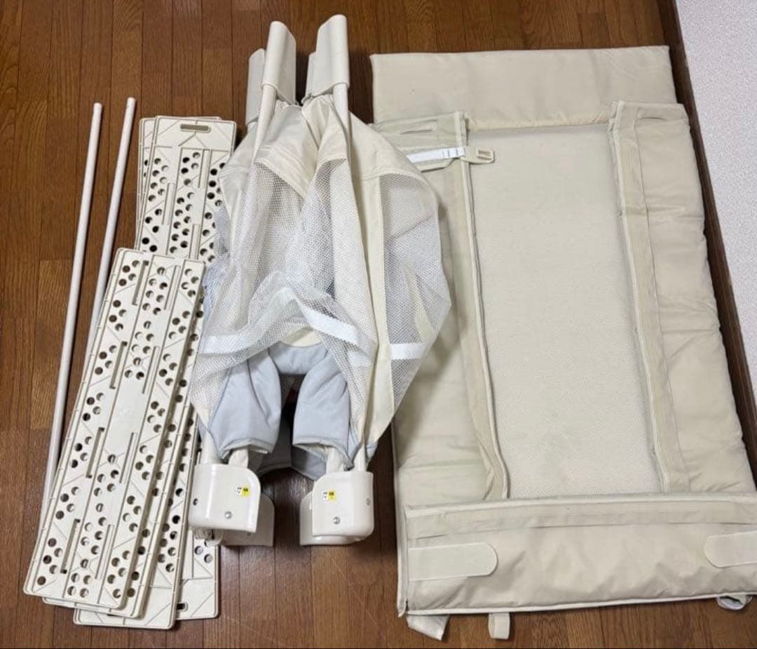 【美品】アップリカ　ココネル　エアープラスABベビーベッド　最上位モデルクリーム