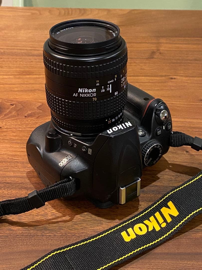 Nikon CCDD3000 デジタル一眼　ニッコール28-70 レンズ付動作品