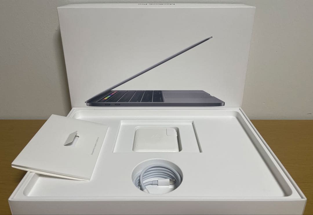 美品 MacBook Pro 2020 SSD : 500GBバッテリー95%