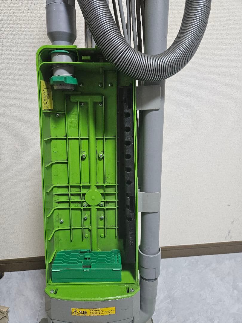 業務用アップライト型バキュームクリーナー「Beater Vac 350-II」