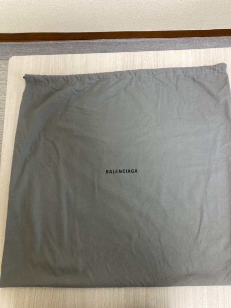 【新品未使用品】 BALENCIAGA （バレンシアガ）レザー ショルダーバッグ