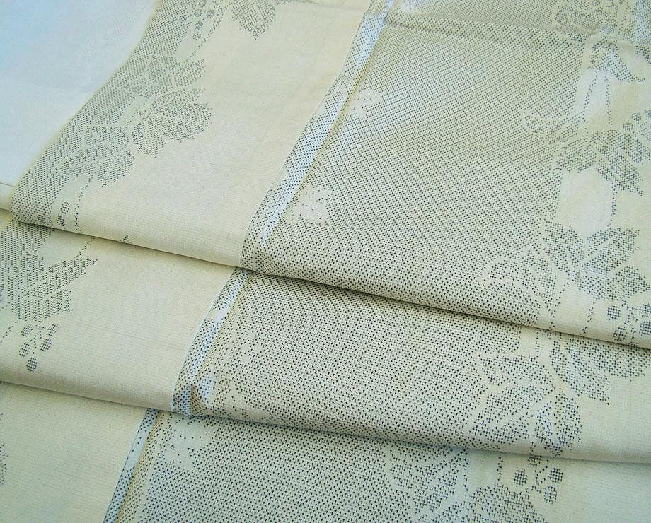 ★美品 素敵な 本場白大島紬（正絹）仕立上り＜TT1298＞★