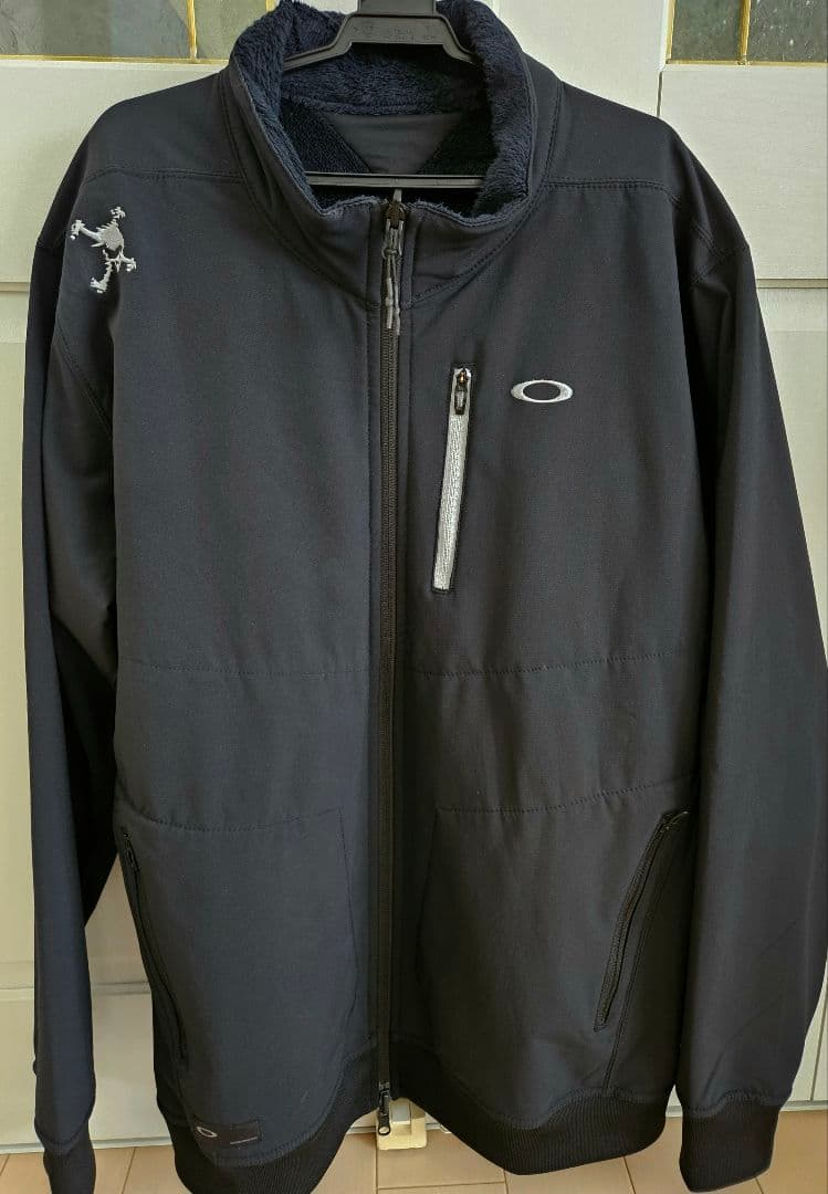 美品！OAKLEYオークリースカル　リバーシブル上下セットアップ（Lサイズ）