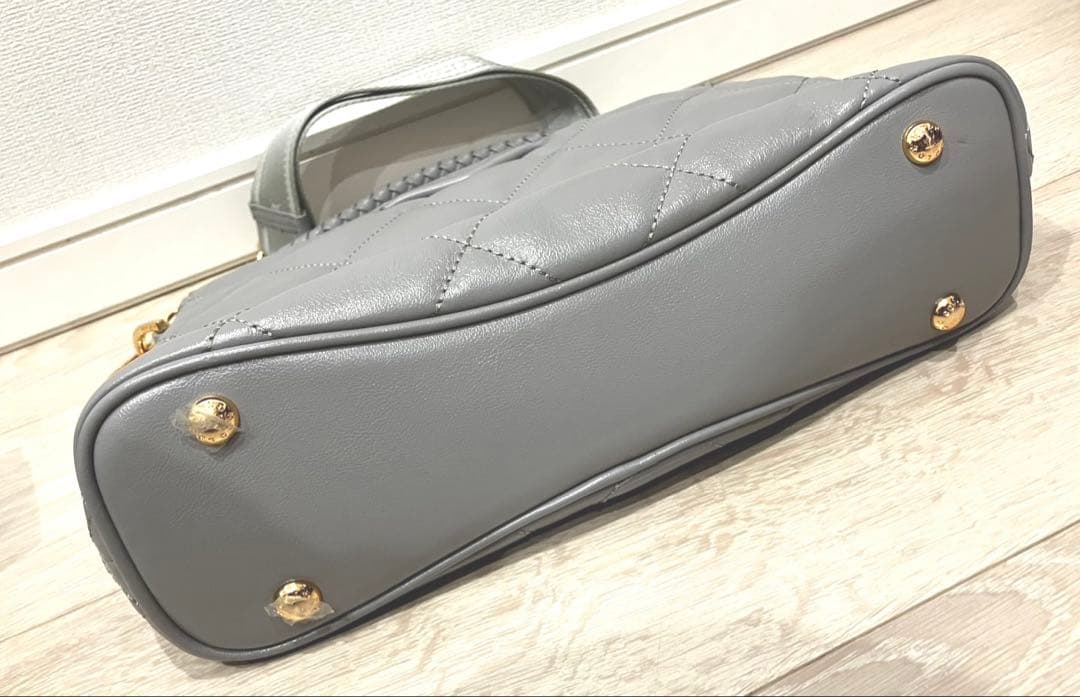 未使用　COCOCELUX GOLD 2wayキルティング ライトグレー バッグ