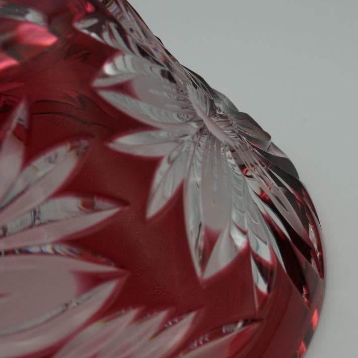 オールドバカラ　ボウル・大鉢　赤色被せ花模様レリーフカット　1.5Kg