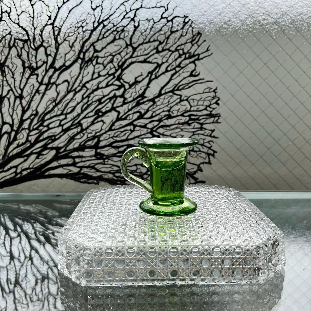 骨董　時代ガラス　超希少若草色　取手付き　厚底　アイスクリームコップ　ウラン