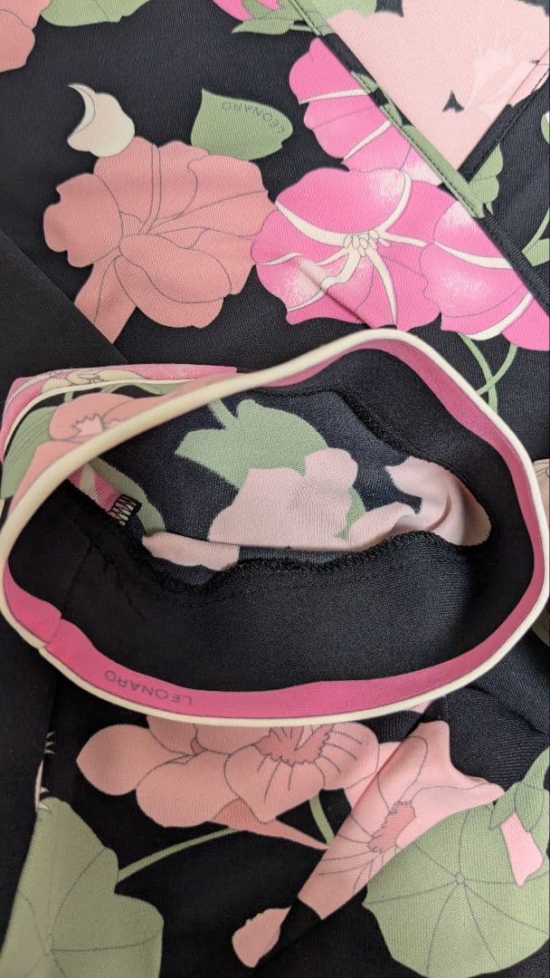 レオナール　Leonard　美品　綺麗な 花柄ラップスタイルワンピース