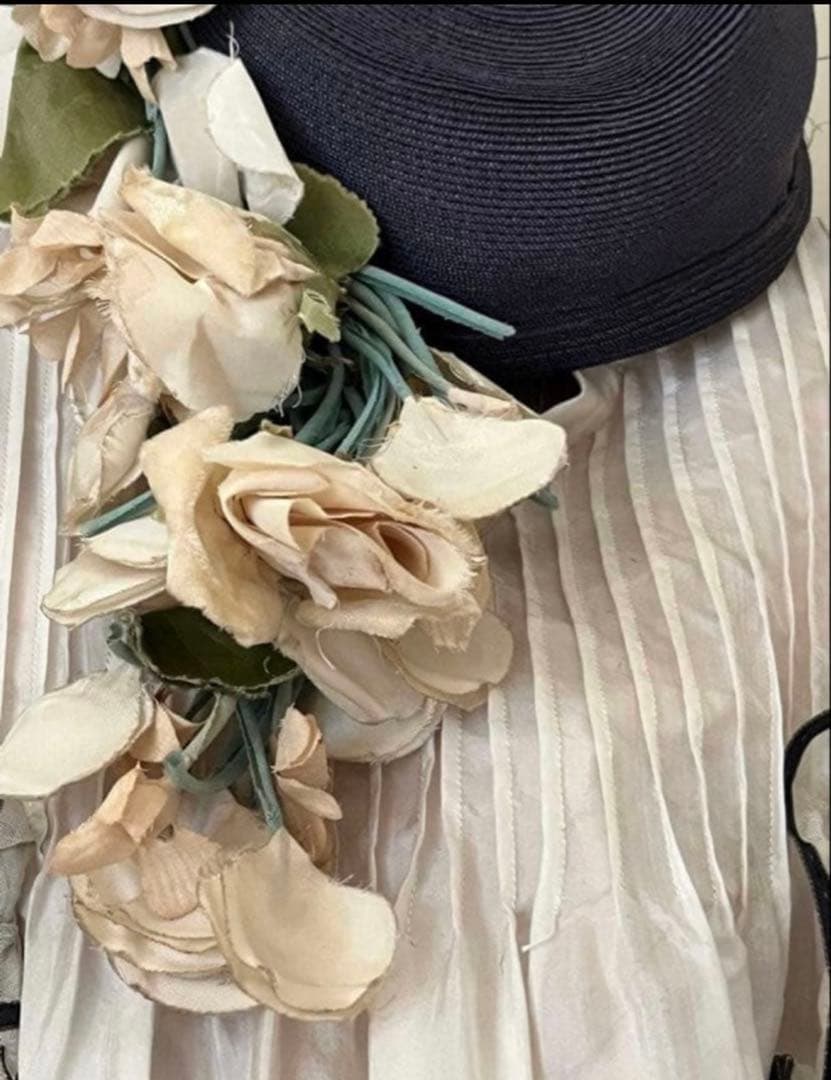 アンティークヴィンテージハットエクリュ 布花コサージュ帽子ドレスディスプレイ