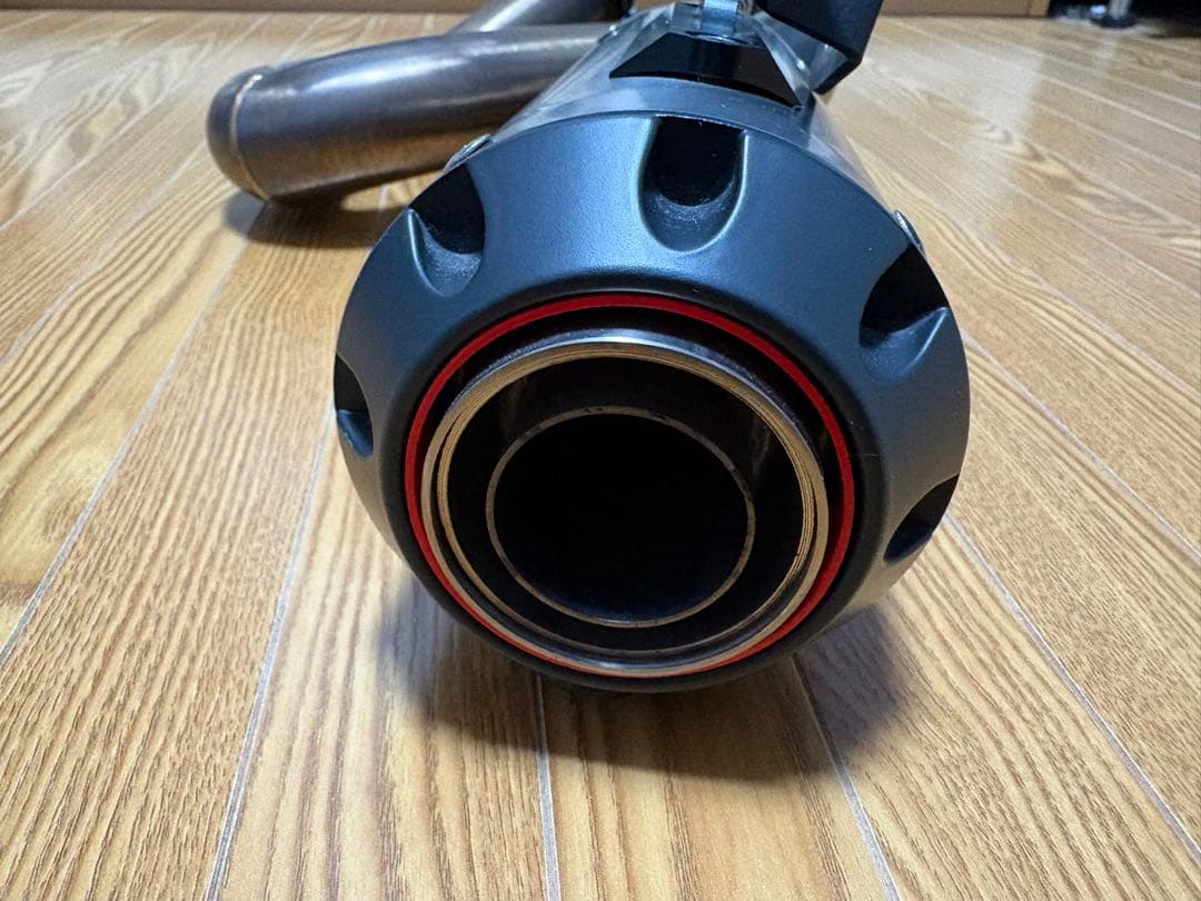 スコーピオン　レッドパワー スリップオンマフラー