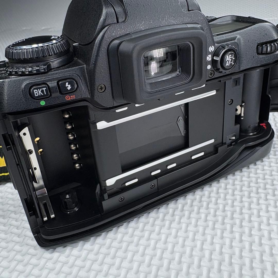 【美品】Nikon F80 フィルム一眼レフカメラ