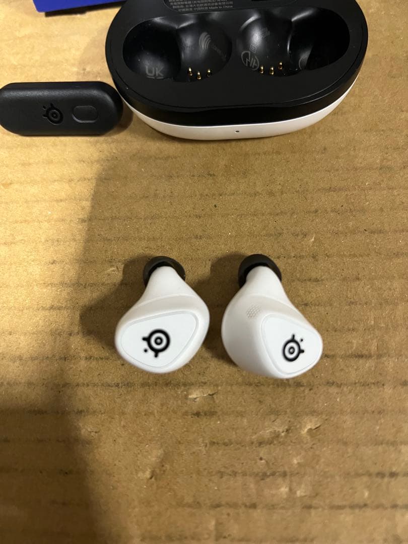 SteelSeries ゲーミングイヤホン Arctis GameBuds