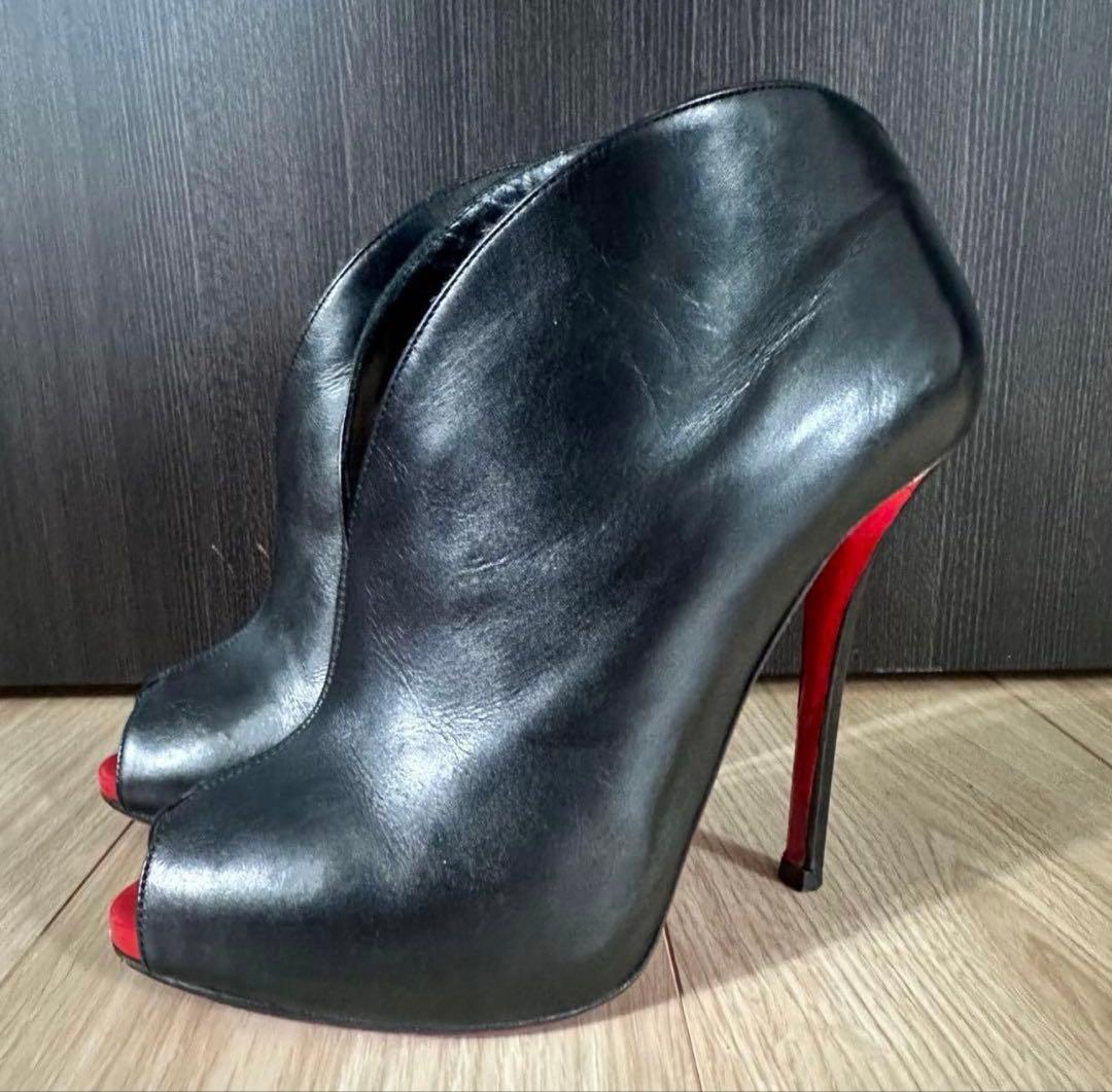 Christian Louboutin 黒 レザー オープントゥ ブーツ