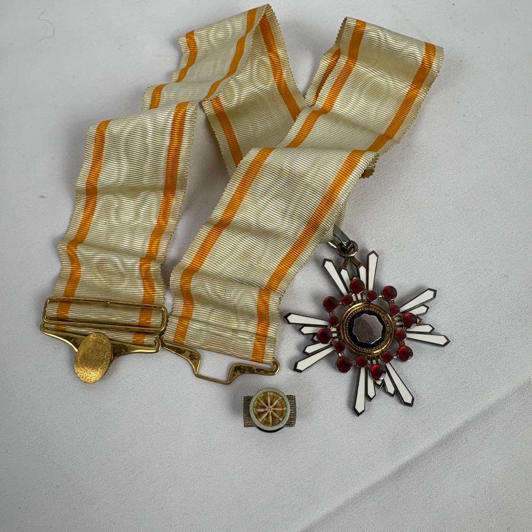 勲三等瑞宝章 箱付き 勲章 ケース付き 日本勲章