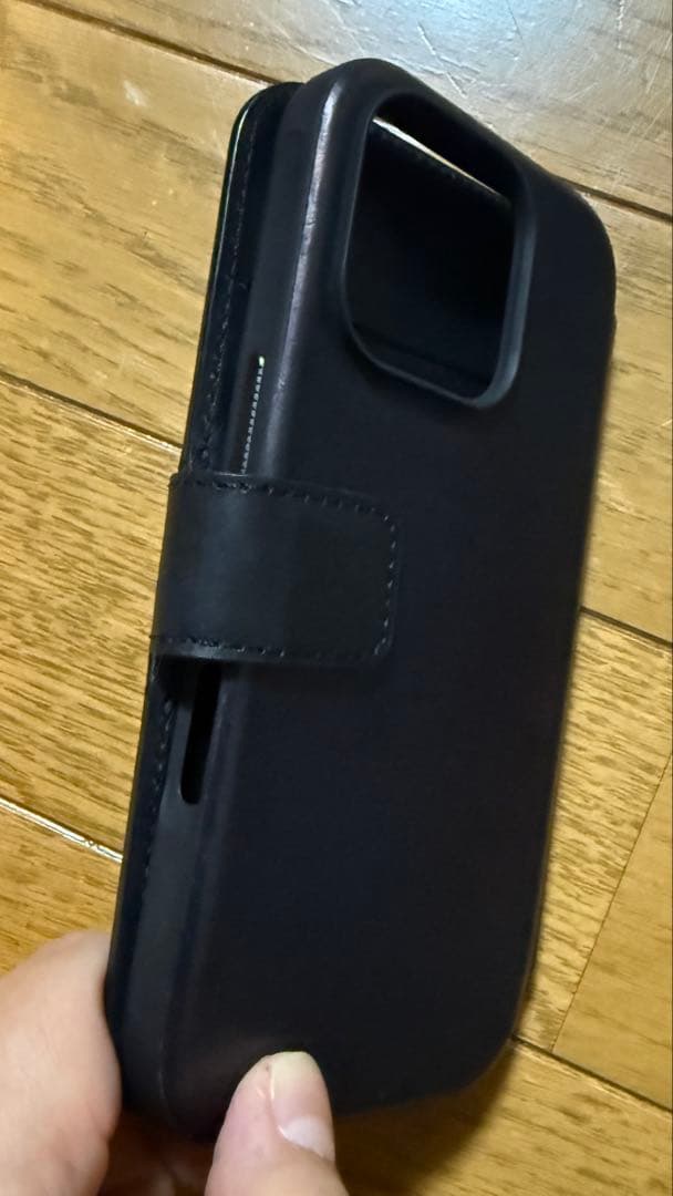 NOMAD iPhone16pro 手帳型ケース