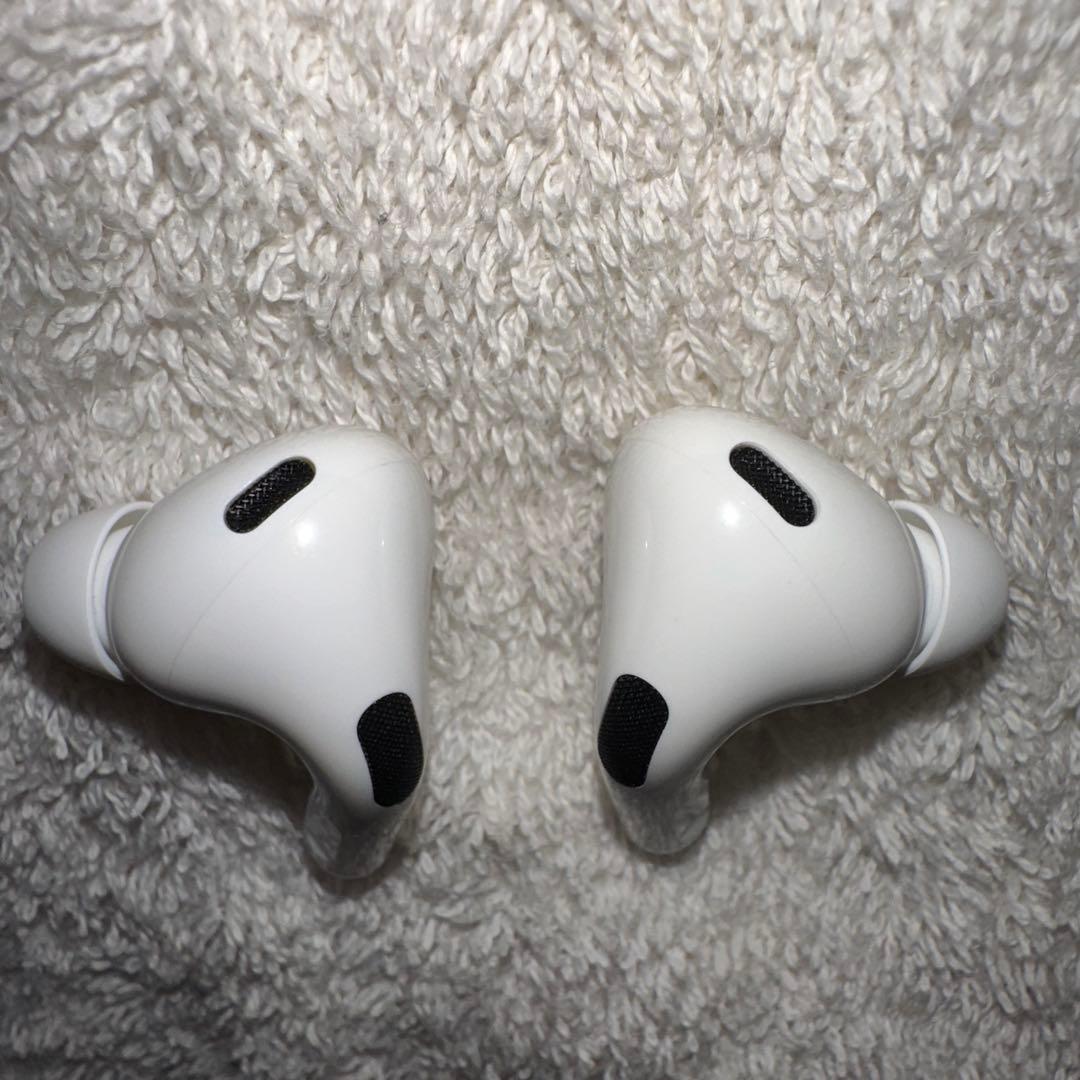 ほぼ新品 AirPodsPro第2世代 イヤホンのみ※ 充電ケース×