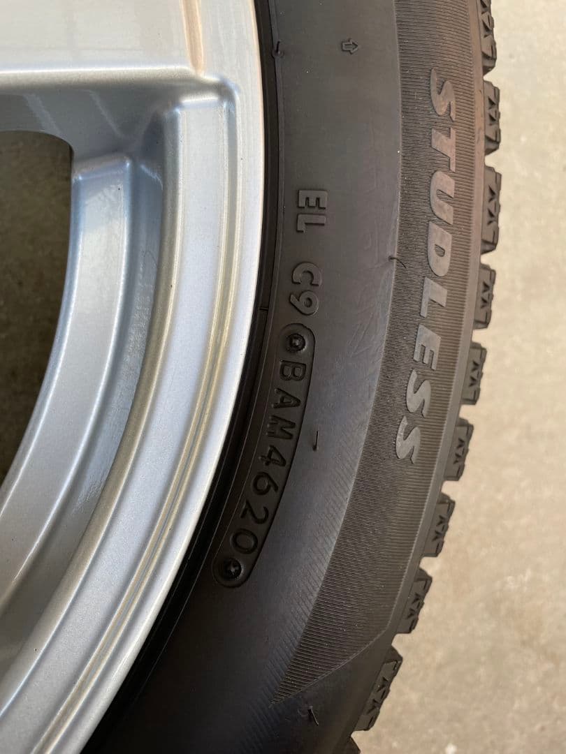 ボルボV60CC用スタッドレスタイヤとホイールのセット　1本売りです。