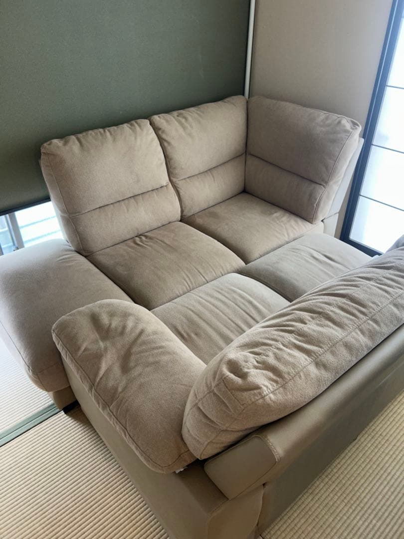 Qチューブ【ニトリ】布張りカウチソファ(ウォール3KD RC BE)