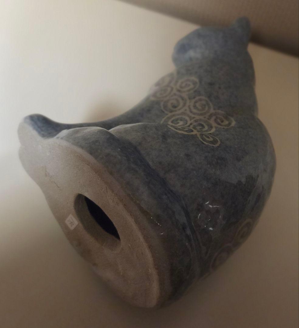 広瀬さちよ作 猫置物 唐草模様　陶器製 唐草模様 ブルー