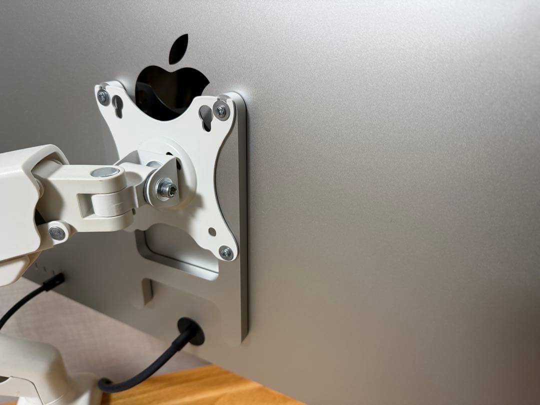 Apple Studio Display VESAモデル