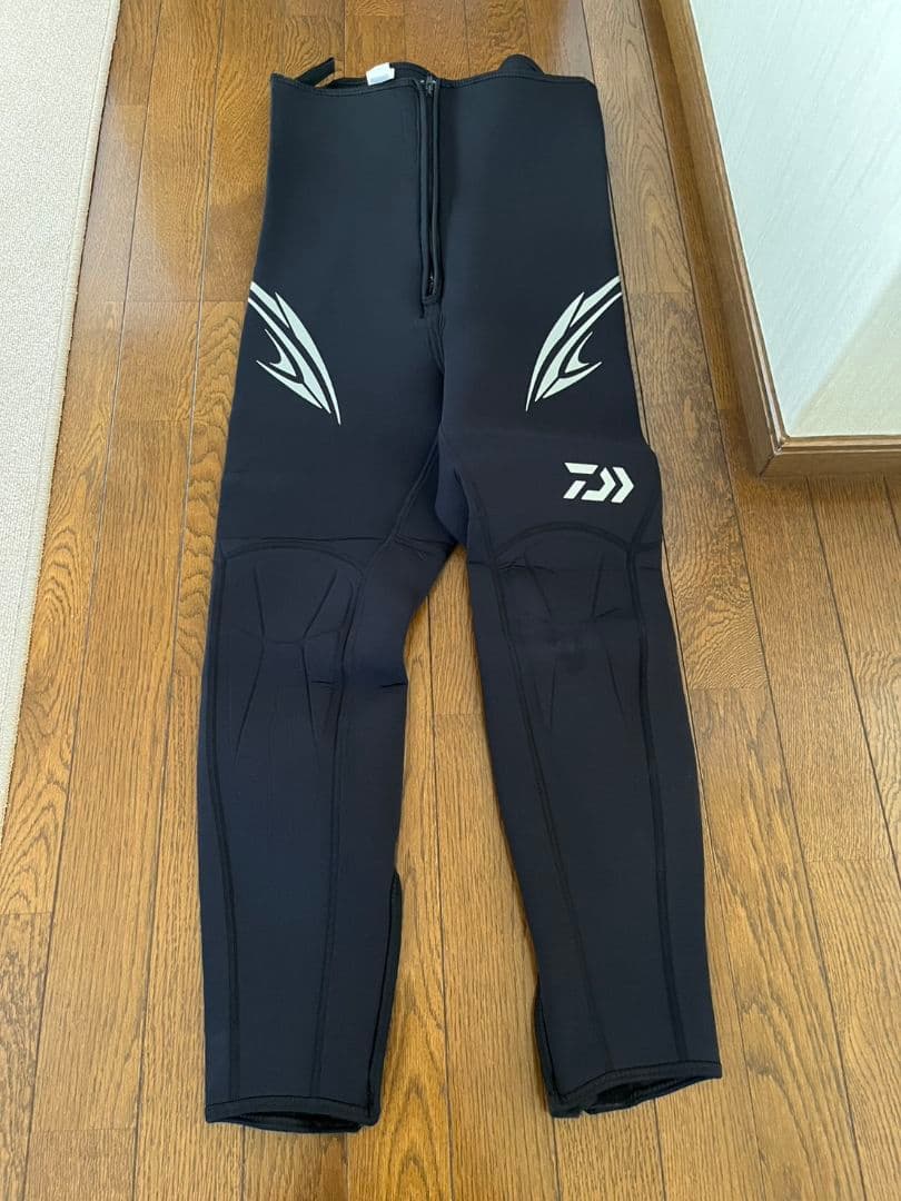 Daiwa DT-4001W25　ダイワ　鮎タイツ LB　ブラック